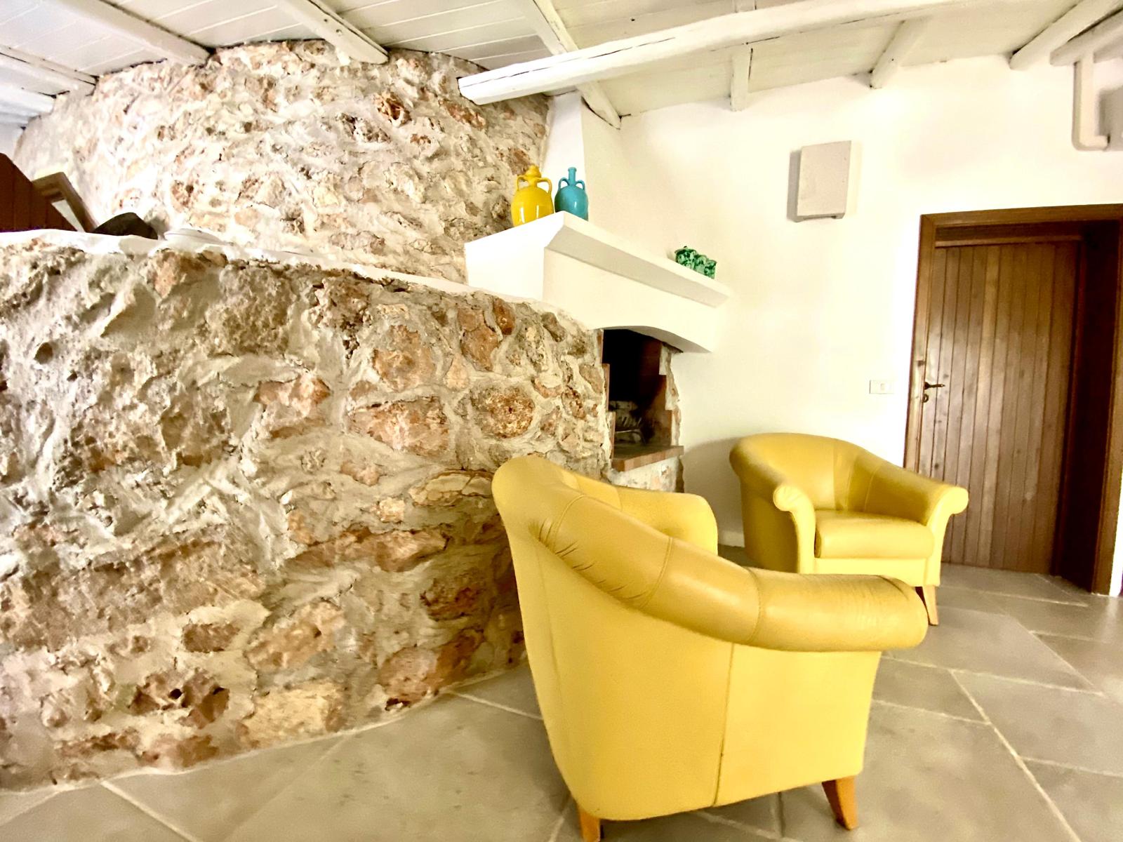 ImmoPuglia_Di Carlo Pia Caterina_ 27870885_salotto2