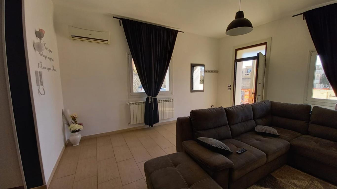 ImmoPuglia_Di Carlo Pia Caterina_ 33292398_salotto1
